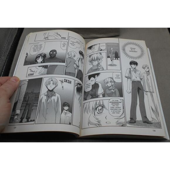 Full Metal Panic! Vol 4 English Manga Shouji Gatou 2004 - Picture 9 of 10